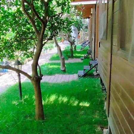Varuna & Restaurant Guest house *