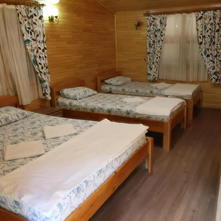 Pensionat Varuna & Restaurant *